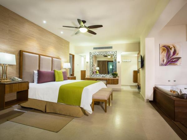 Almar Resort Luxury LGBT Beach Front Experience : photo 4 de la chambre grand hébergement avec terrasse et jacuzzi - vue sur océan - almar