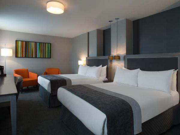 Hotel Manoir Victoria : photo 1 de la chambre chambre double standard avec 2 lits doubles