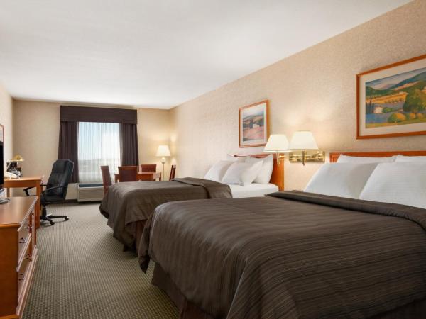 Days Inn by Wyndham Saskatoon : photo 7 de la chambre chambre deluxe avec 2 lits queen-size - non-fumeurs