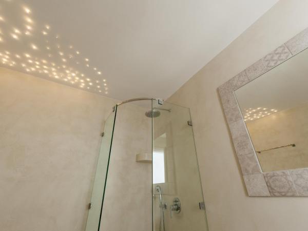 Keti Hotel : photo 10 de la chambre suite lit king-size - vue sur mer