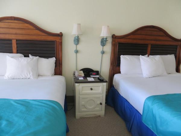 Seralago Hotel & Suites Main Gate East : photo 1 de la chambre chambre double avec 2 lits doubles - côté piscine