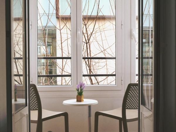 Pensión Urkia : photo 3 de la chambre chambre double ou lits jumeaux avec balcon