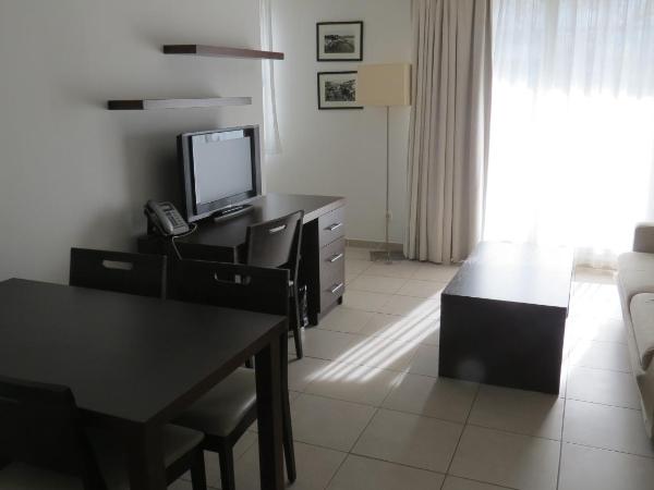 Residence Services Calypso Calanques Plage : photo 6 de la chambre appartement supérieur 1 chambre (3 adultes)