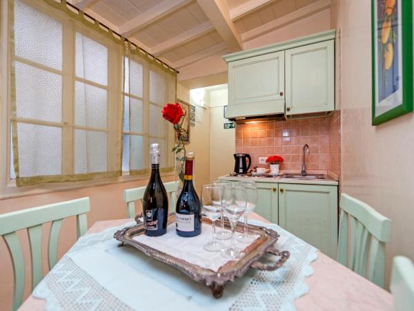 Residence LA CARERA Centro Storico : photo 2 de la chambre appartement en duplex