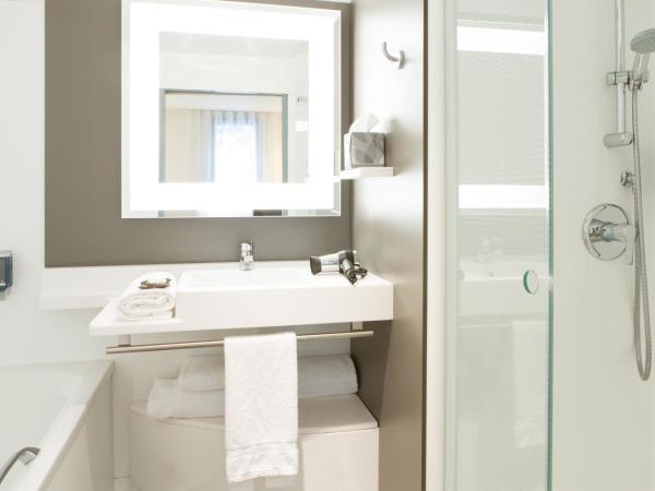 Novotel Suites Lille Europe : photo 2 de la chambre suite lit queen-size avec lit simple