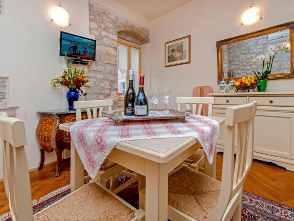 Residence LA CARERA Centro Storico : photo 8 de la chambre appartement 1 chambre - vue sur mer