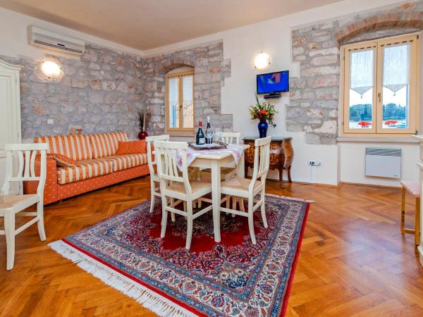 Residence LA CARERA Centro Storico : photo 4 de la chambre appartement 1 chambre - vue sur mer