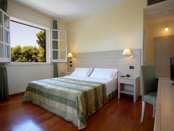 Hotel Borgo Verde : photo 2 de la chambre chambre double ou lits jumeaux avec balcon