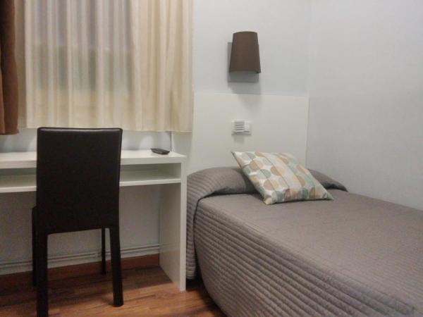 Hostal Lesseps : photo 4 de la chambre chambre simple