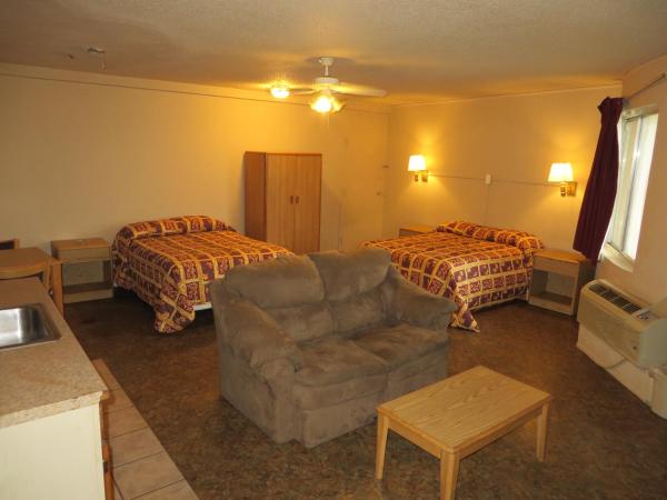 Budgetel Inn and Suites - Louisville : photo 5 de la chambre chambre double avec 2 lits doubles