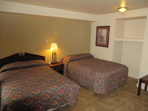 Budgetel Inn and Suites - Louisville : photo 2 de la chambre chambre double avec 2 lits doubles