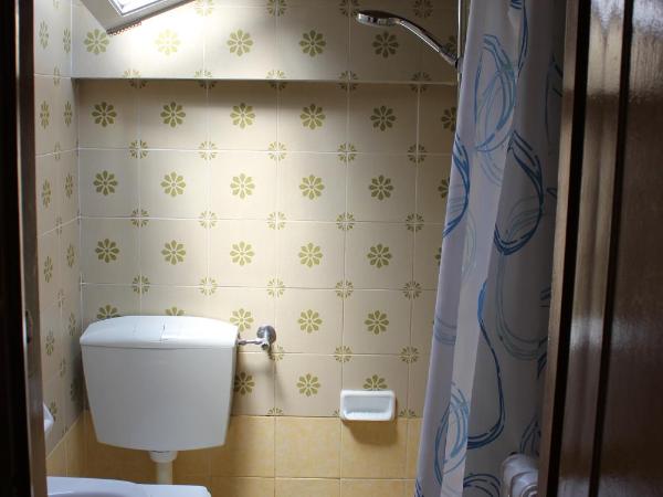 Hotel San Lorenzo : photo 3 de la chambre chambre simple avec salle de bains commune