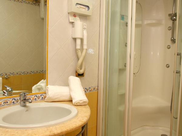 Hotel Futura Centro Congressi : photo 3 de la chambre chambre double ou lits jumeaux