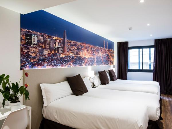 Hotel BESTPRICE Gracia : photo 2 de la chambre chambre familiale deluxe