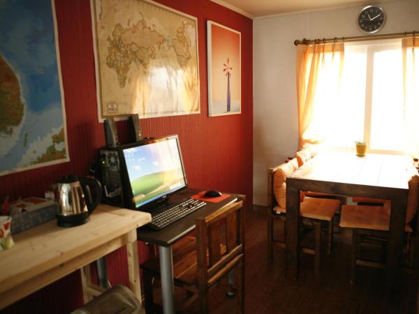 Birdsnest Hostel Hongdae Foreigner only : photo 10 de la chambre chambre simple avec salle de bains commune