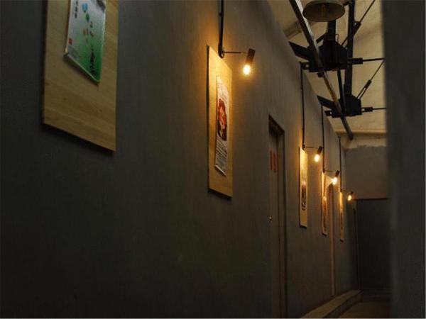 P.Loft Youth Hostel : photo 2 de la chambre lit dans dortoir pour hommes de 4 lits avec douche