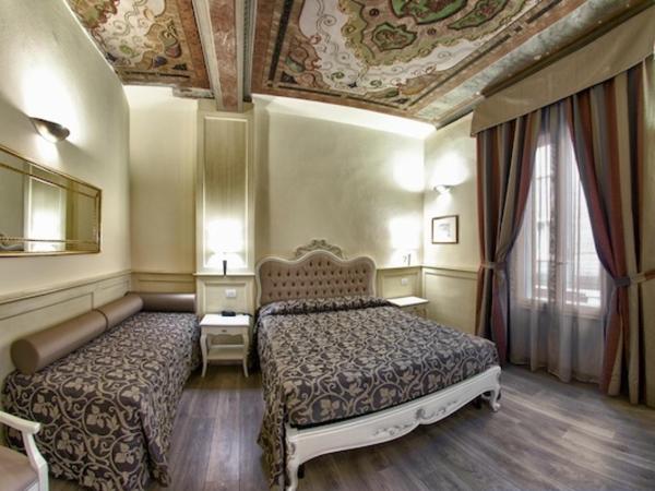 Hotel Pedrini : photo 3 de la chambre chambre triple