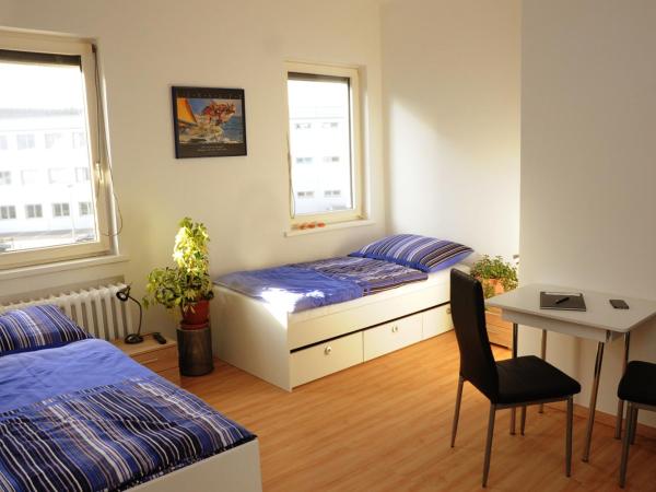 Montagehotel Bed & Steel : photo 4 de la chambre chambre lits jumeaux Économique avec salle de bains commune