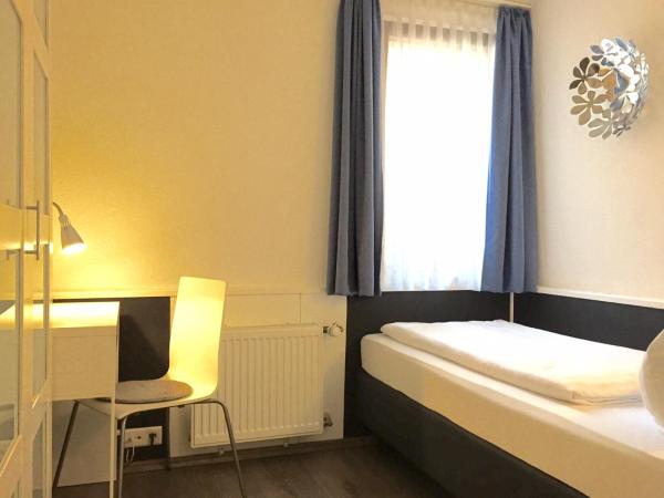 Hotel Waldhorn : photo 1 de la chambre petite chambre simple