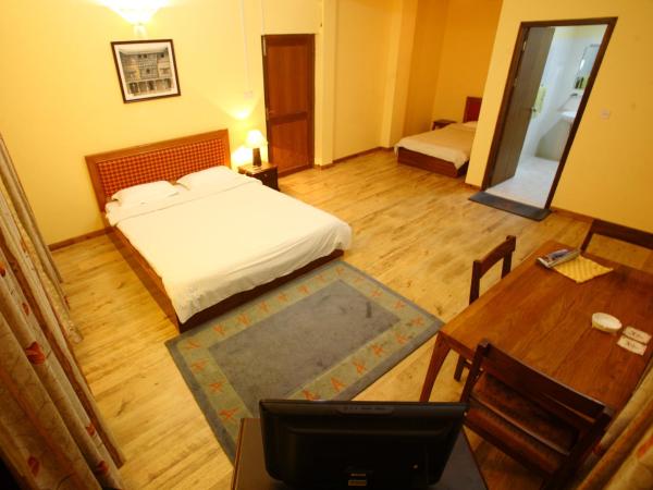 Royal Astoria Hotel : photo 5 de la chambre suite familiale