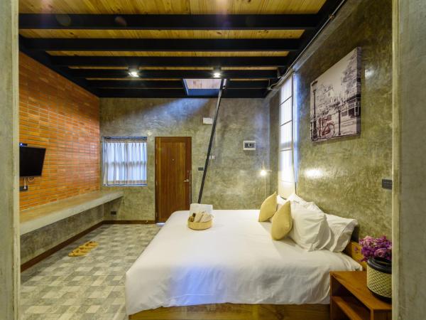The Wishes Hotel at Chiangmai : photo 3 de la chambre chambre double deluxe avec lit d'appoint