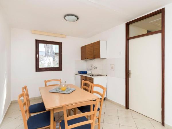 Apartments Kanegra Plava Laguna : photo 2 de la chambre appartement classique (4 + 2)