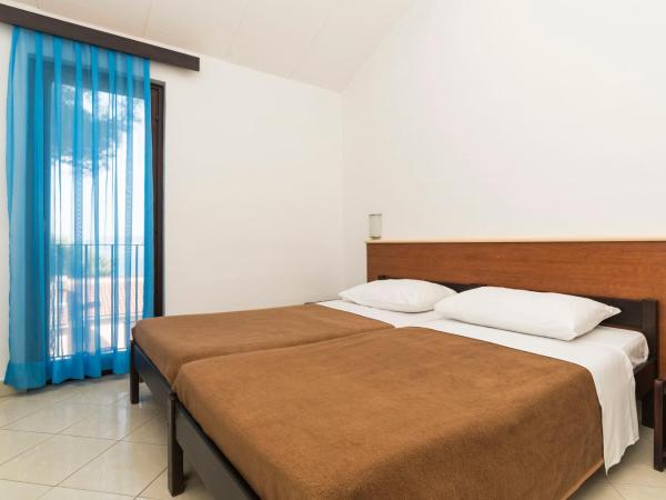 Apartments Kanegra Plava Laguna : photo 6 de la chambre appartement classique (4 + 1)