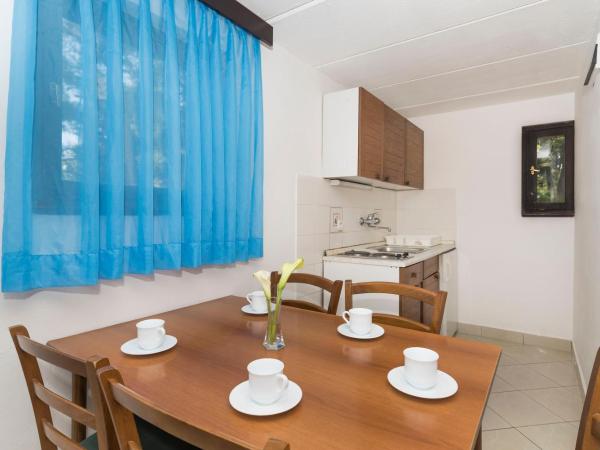 Apartments Kanegra Plava Laguna : photo 3 de la chambre appartement classique (4 + 1)