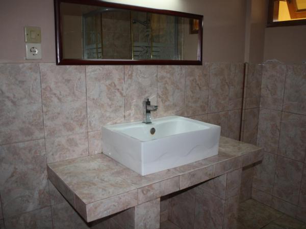 Ada Waktu Homestay : photo 5 de la chambre chambre triple avec douche