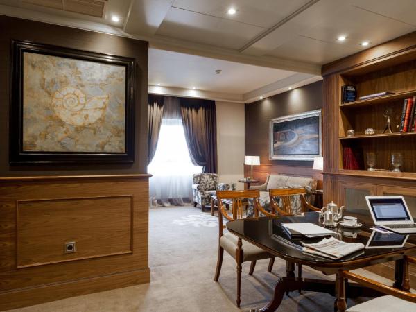 Wellington Hotel & Spa Madrid : photo 9 de la chambre suite - accès au club wellington