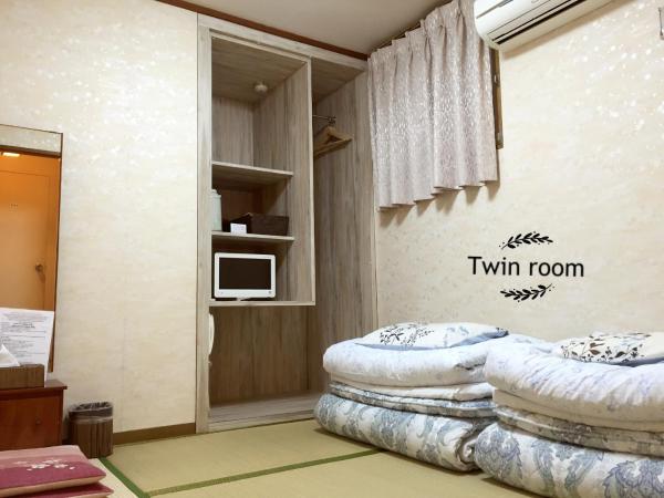 Asakusa Ryokan Toukaisou : photo 4 de la chambre chambre lits jumeaux