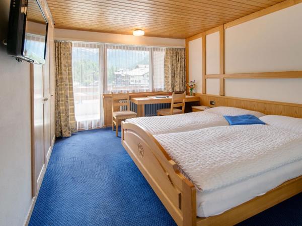 Hotel Parnass : photo 3 de la chambre chambre lits jumeaux ou double - vue sur mont cervin