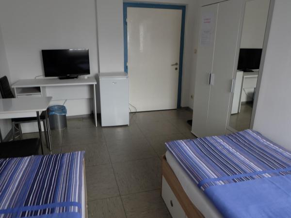 Montagehotel Bed & Steel : photo 5 de la chambre chambre lits jumeaux Économique avec salle de bains commune