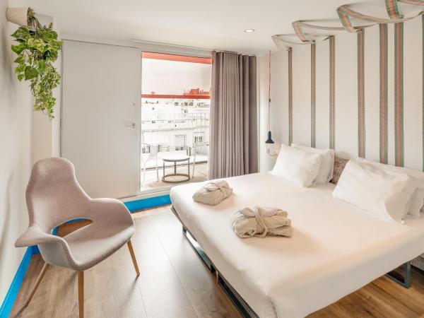 Generator Barcelona : photo 1 de la chambre  chambre lit king-size deluxe avec terrasse