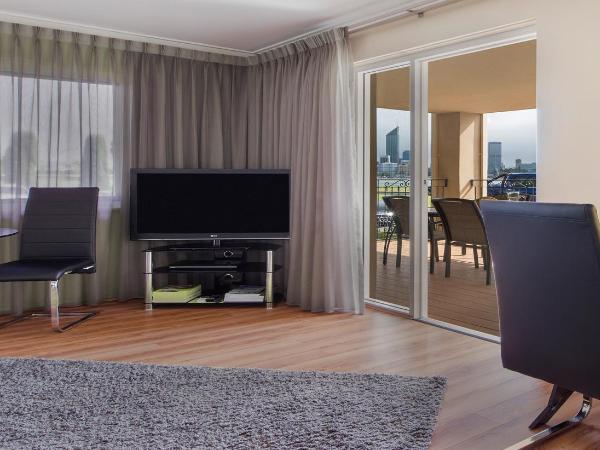 The Peninsula Riverside Serviced Apartments : photo 3 de la chambre one-bedroom esplanade suite with river view