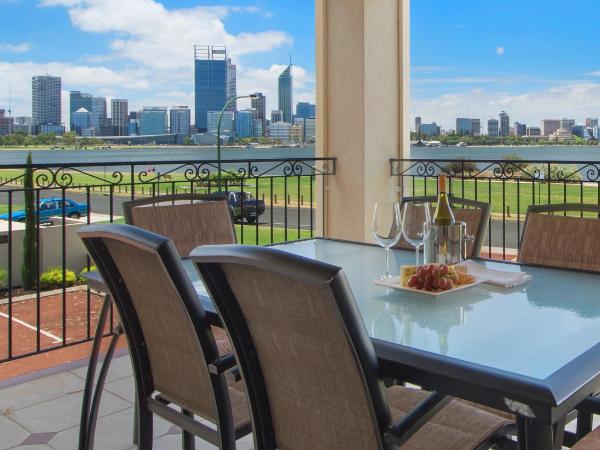 The Peninsula Riverside Serviced Apartments : photo 3 de la chambre one-bedroom panorama suite with river view