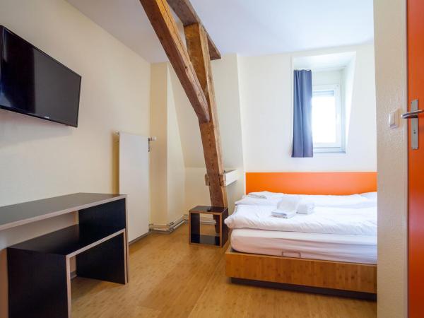 easyHotel Basel - self service and self check-in : photo 1 de la chambre chambre double standard (enregistrement autonome)