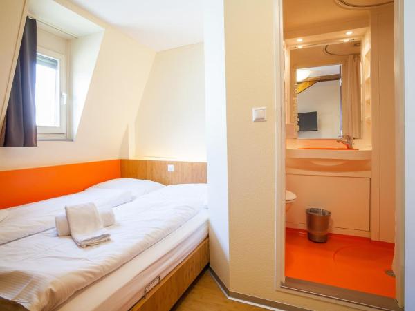 easyHotel Basel - self service and self check-in : photo 2 de la chambre chambre double Économique (enregistrement autonome)