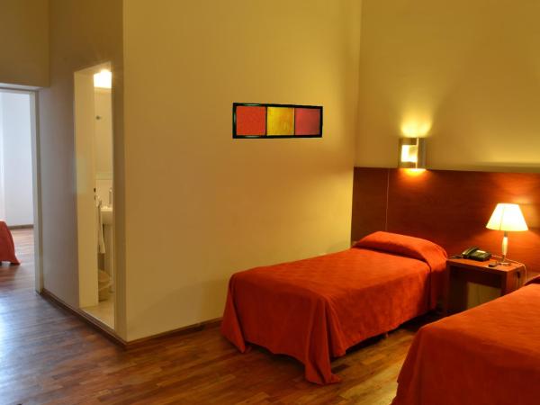 Gran Hotel Victoria Cordoba Argentina : photo 2 de la chambre chambre quadruple