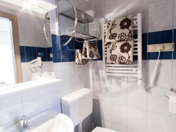 Vándor Vendégház : photo 5 de la chambre chambre lits jumeaux avec salle de bains privative