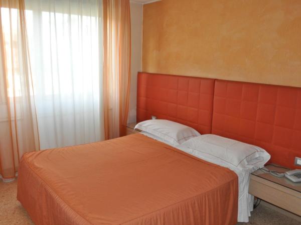 Hotel Igea : photo 7 de la chambre chambre double ou lits jumeaux