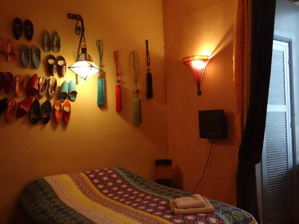 B&B Le Bonimenteur : photo 2 de la chambre l'orientale - chambre double avec douche
