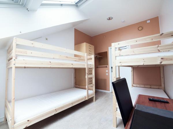 Pronova Hotell & Vandrarhem : photo 4 de la chambre chambre quadruple avec salle de bains commune