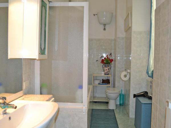 B&B Blue Home : photo 10 de la chambre chambre simple avec salle de bains commune