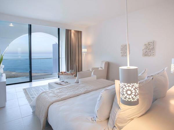 La Badira - Adult Only : photo 6 de la chambre suite avec bain à remous double sur terrasse avec vue sur mer