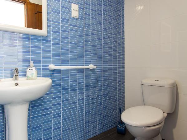 West Side Guesthouse : photo 7 de la chambre chambre lits jumeaux avec salle de bains privative