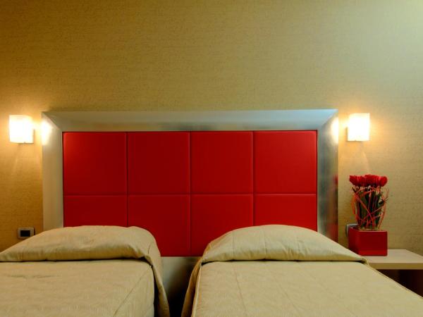 Hotel Susa : photo 4 de la chambre chambre lits jumeaux