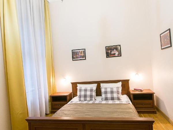 Friends Hostel & Apartments : photo 2 de la chambre petite chambre double