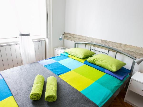 Friends Hostel & Apartments : photo 3 de la chambre chambre triple standard