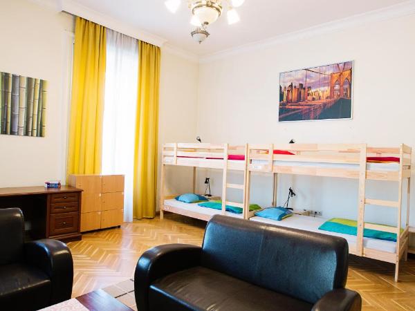Friends Hostel & Apartments : photo 3 de la chambre lit dans dortoir féminin